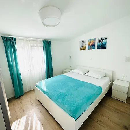 Rozi Apartman *